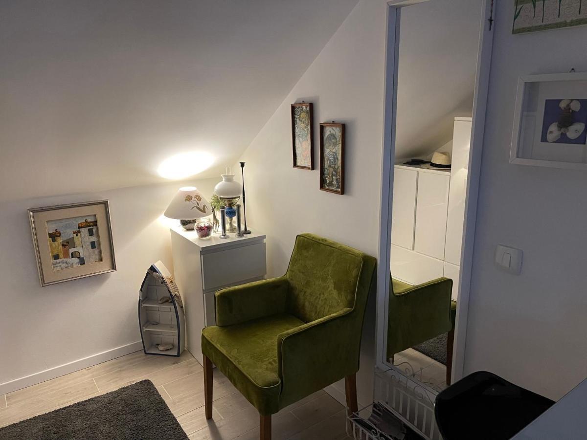 Laura Apartment *